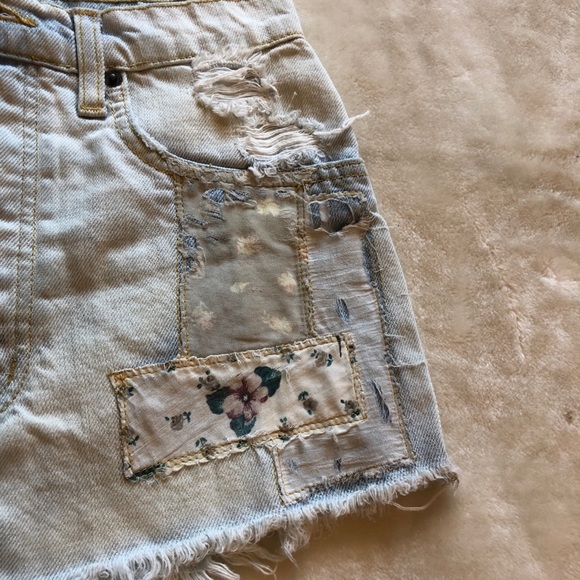 CARMAR Denim Floral Patchwork High Rise Shorts - Picture 5 of 10